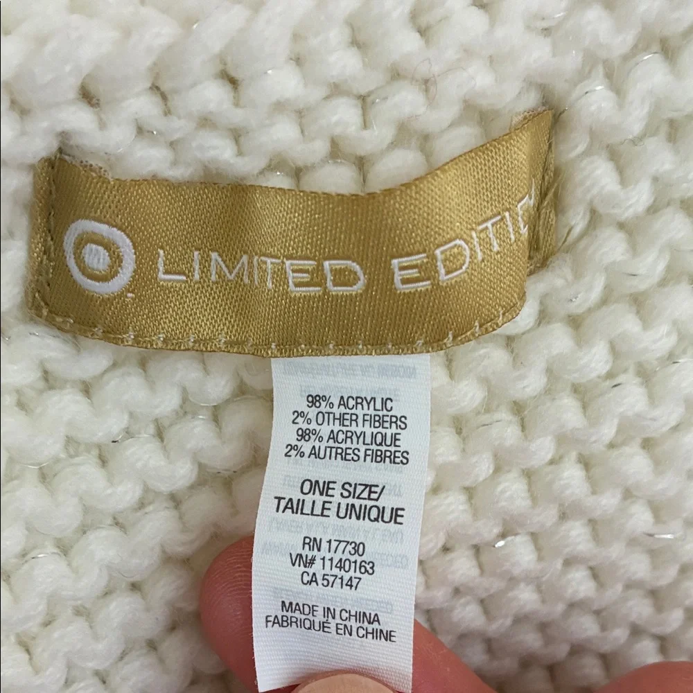 Target Limited Edition Cream Knit Chunky Infinity Scarf